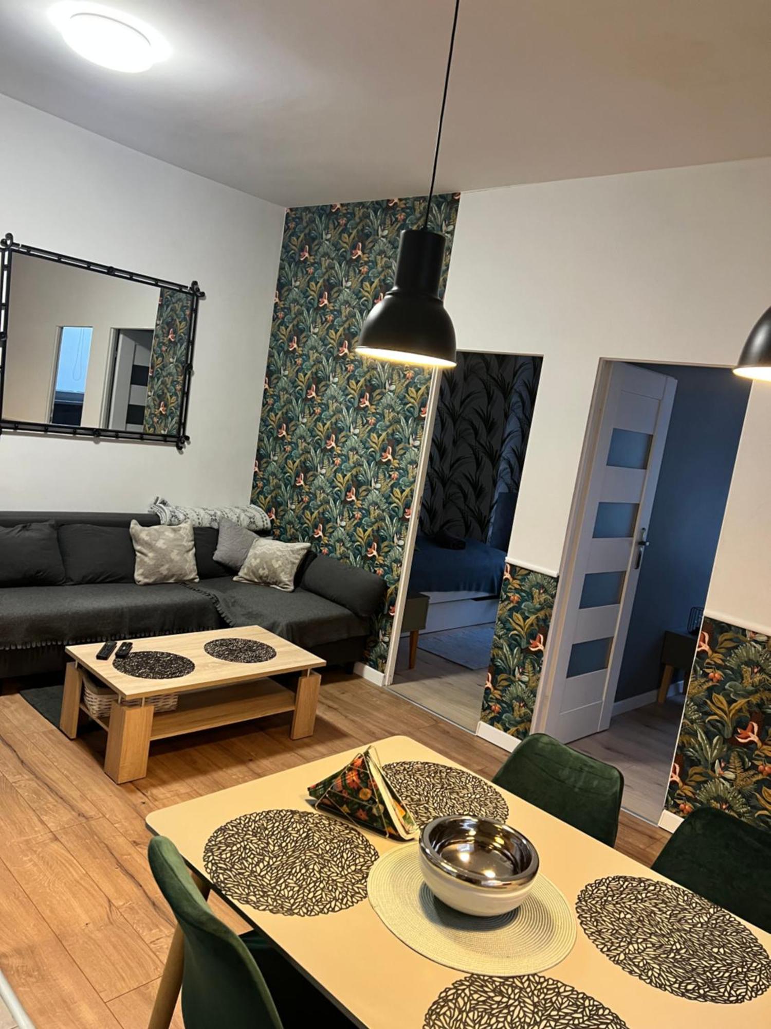 Apartamenty Cieplicka 20A Jelenia Gora Bagian luar foto