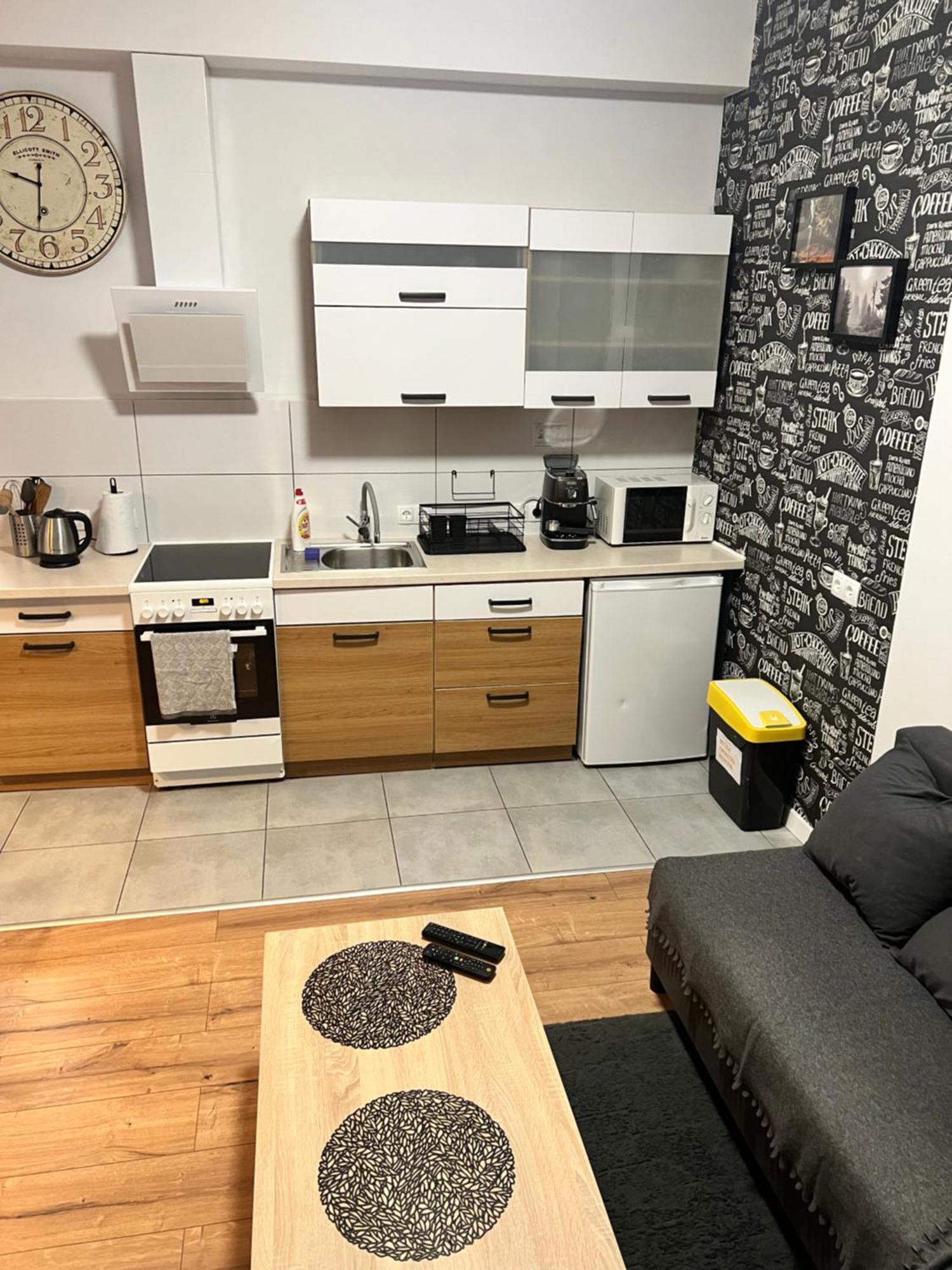 Apartamenty Cieplicka 20A Jelenia Gora Bagian luar foto