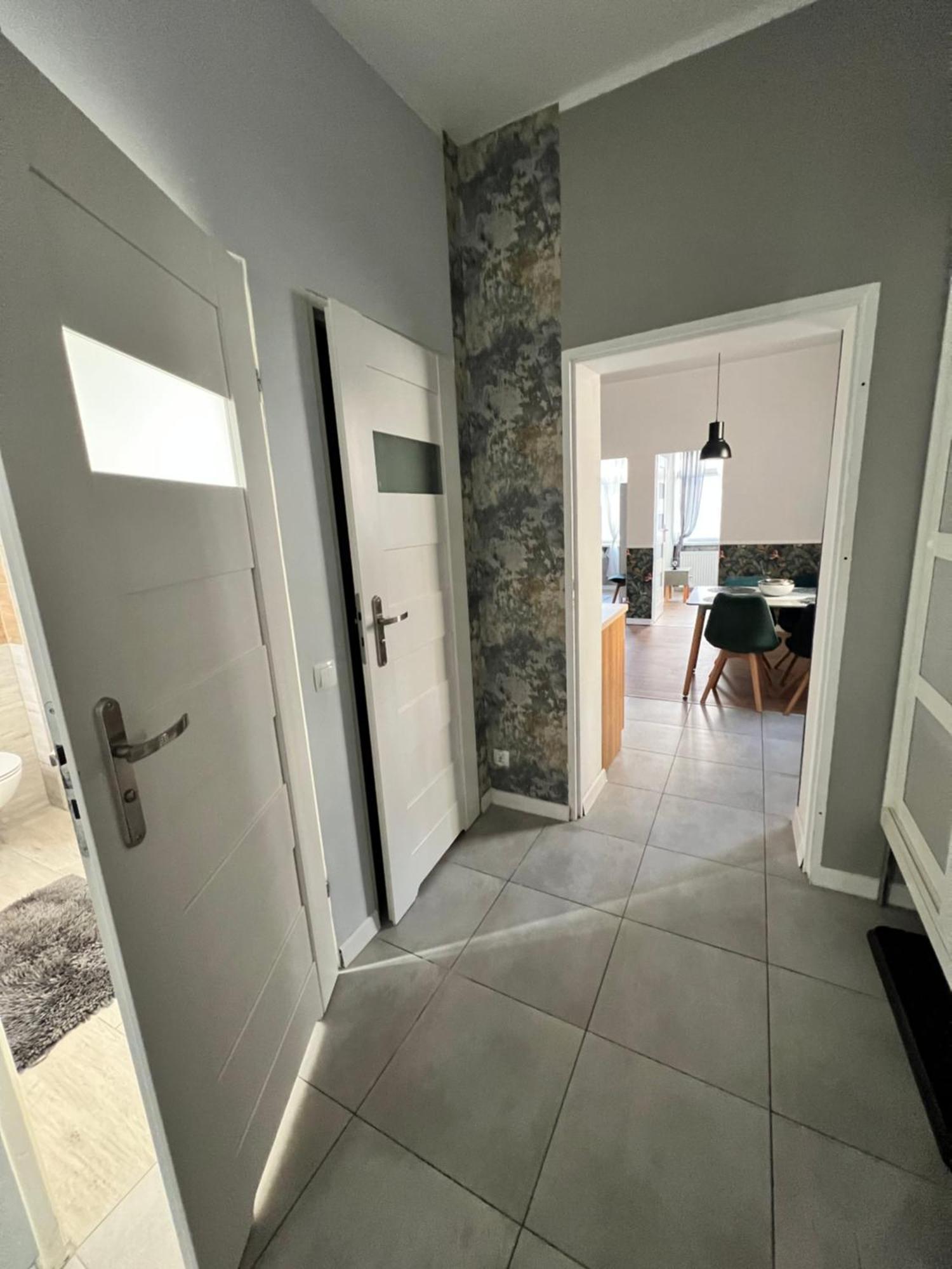 Apartamenty Cieplicka 20A Jelenia Gora Bagian luar foto