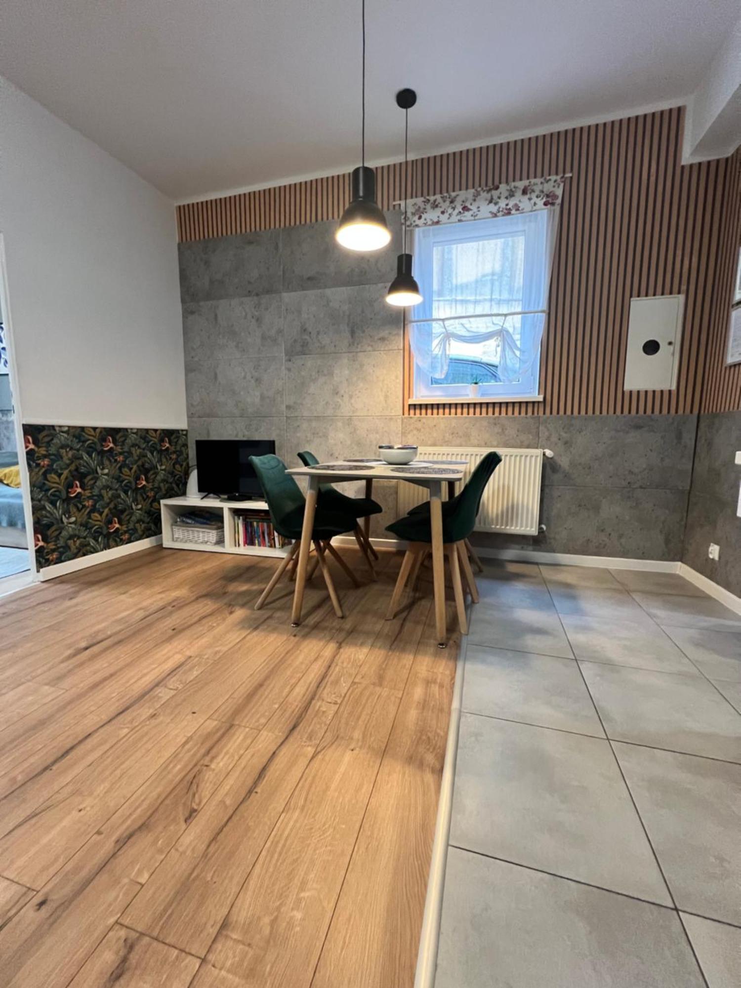 Apartamenty Cieplicka 20A Jelenia Gora Bagian luar foto