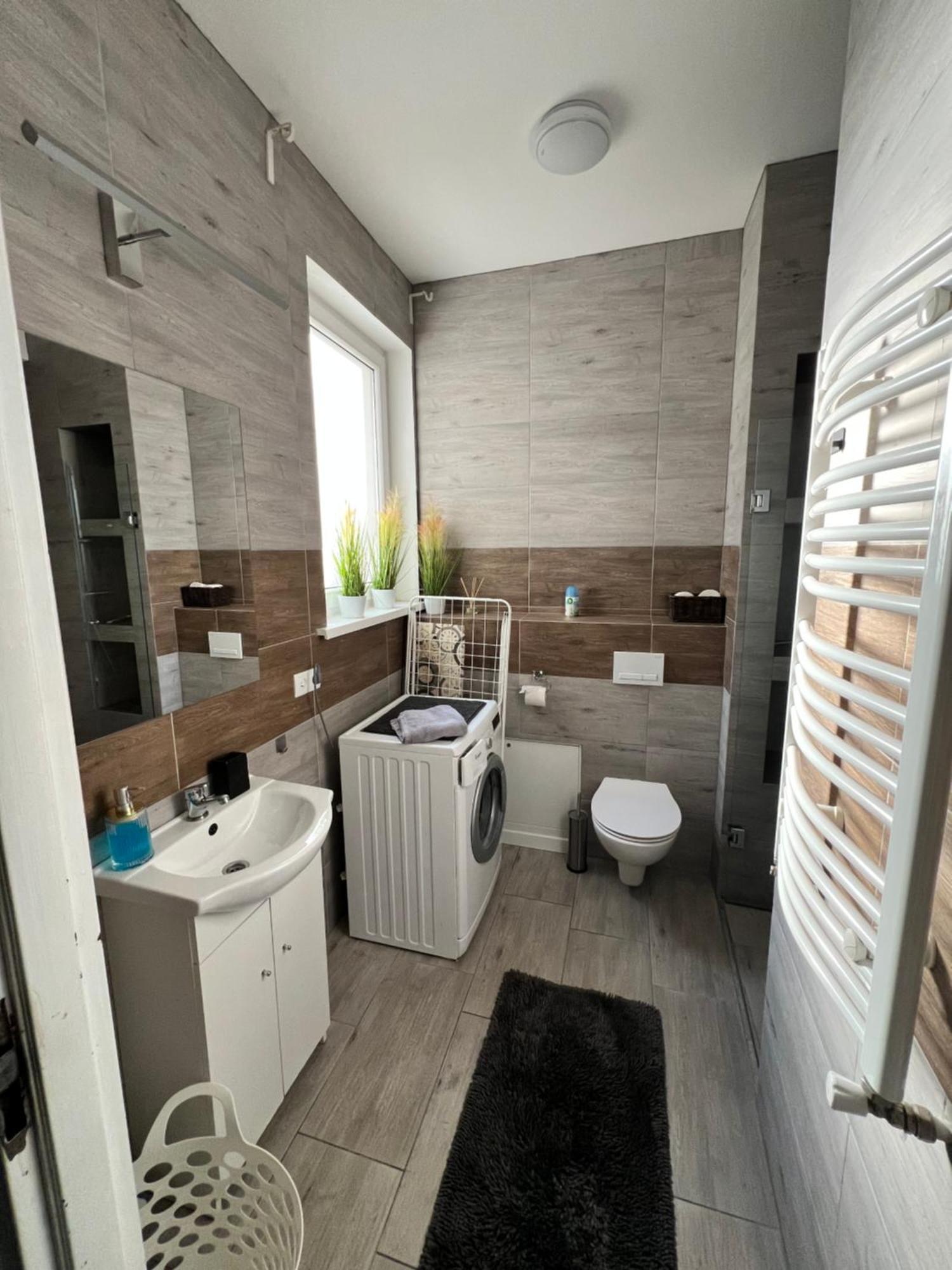 Apartamenty Cieplicka 20A Jelenia Gora Bagian luar foto