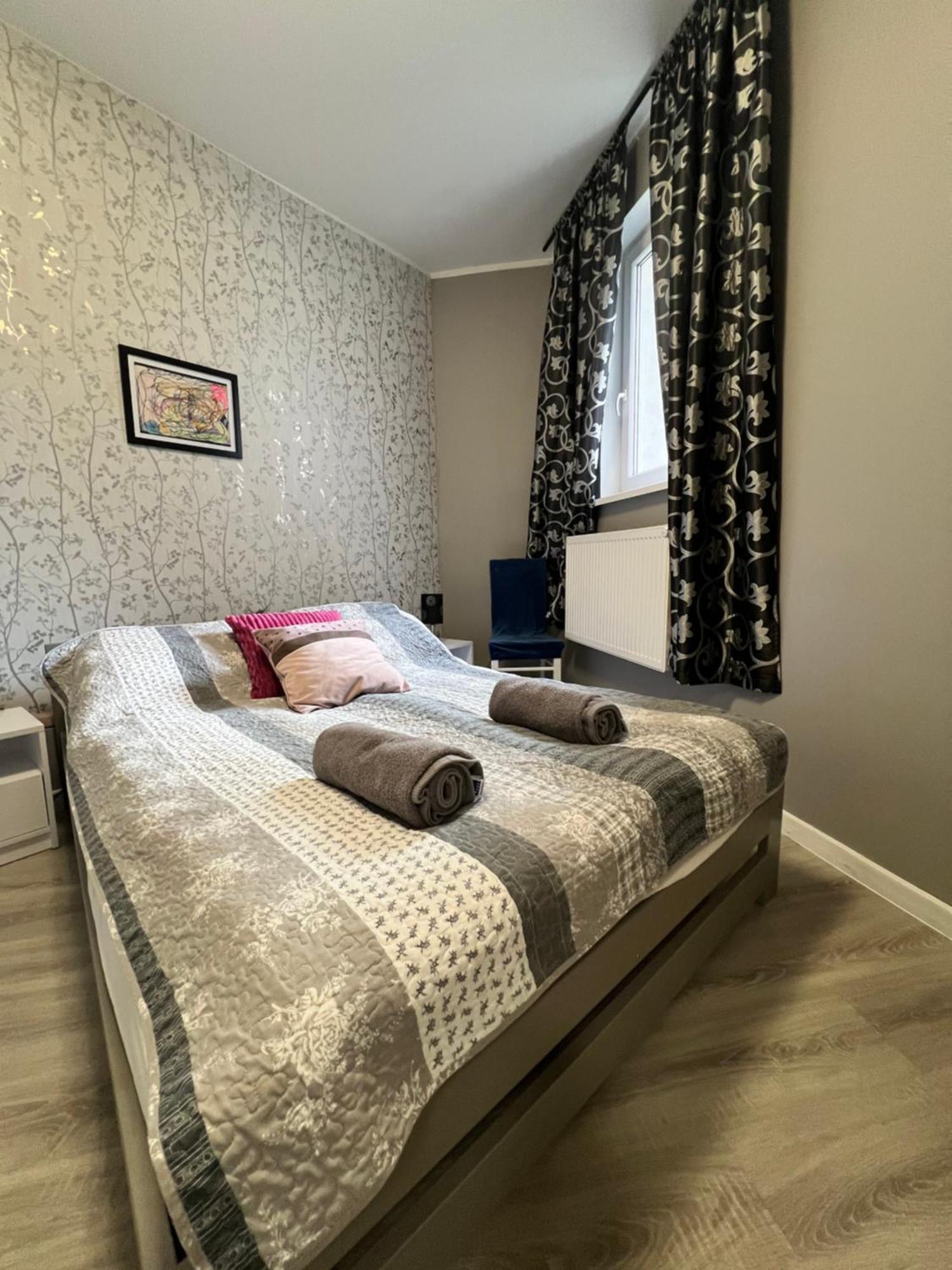 Apartamenty Cieplicka 20A Jelenia Gora Bagian luar foto