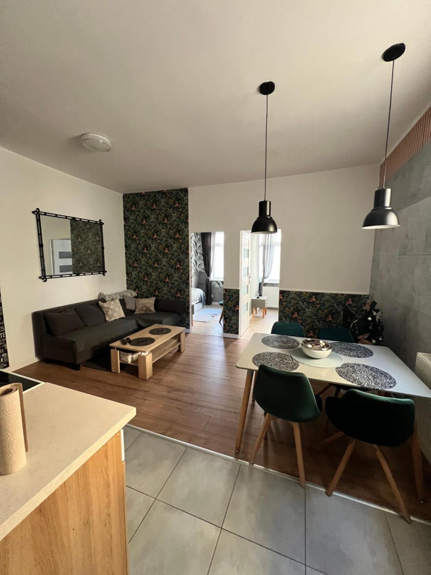 Apartamenty Cieplicka 20A Jelenia Gora Bagian luar foto