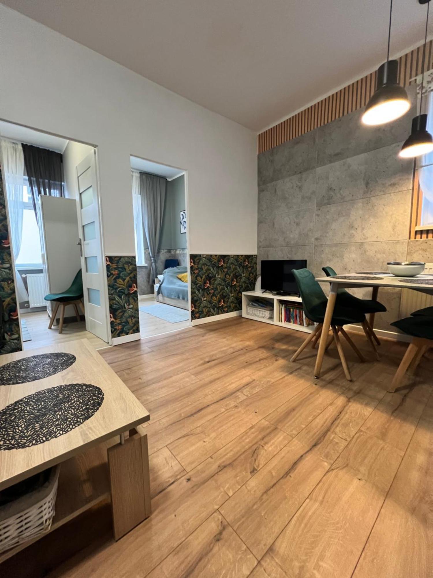 Apartamenty Cieplicka 20A Jelenia Gora Bagian luar foto